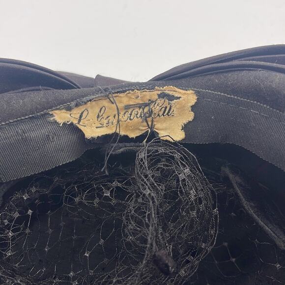 Vintage veiled cloche wool bow hat - Picture 6 of 7